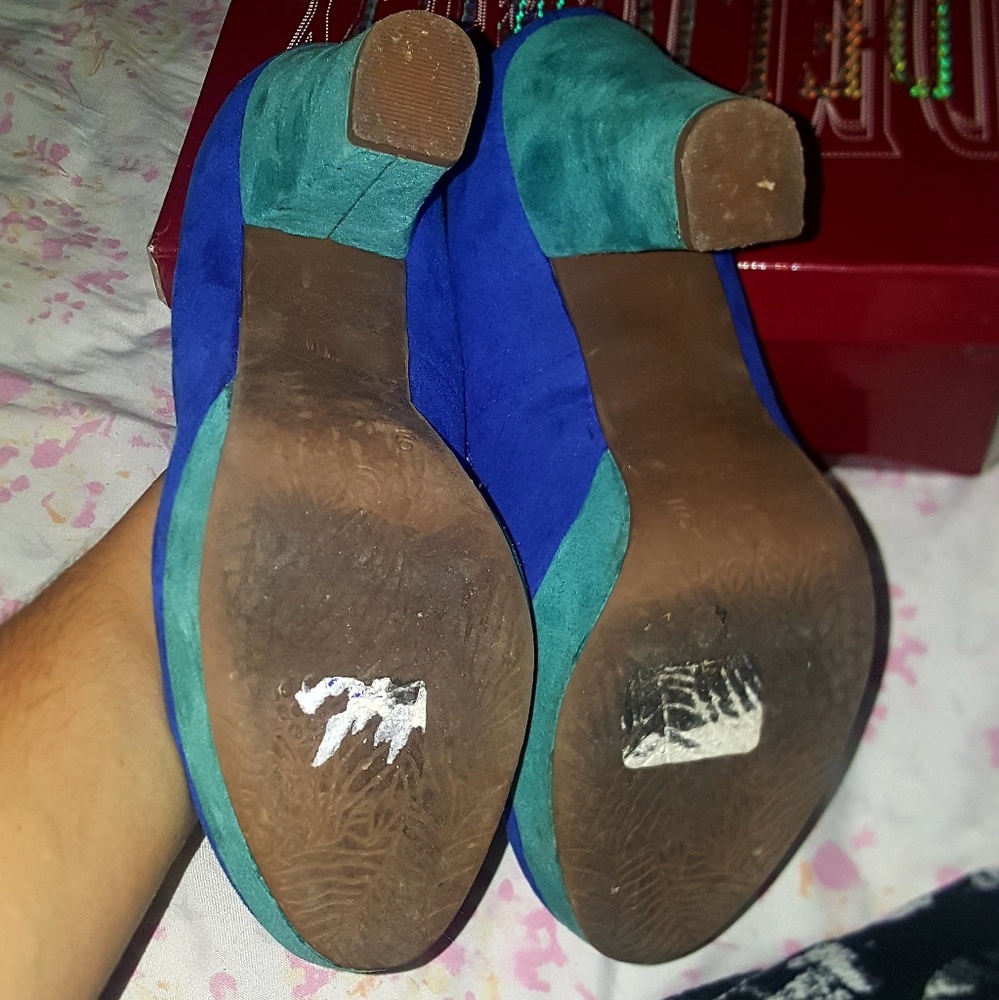 Heels - Picture 4 of 6